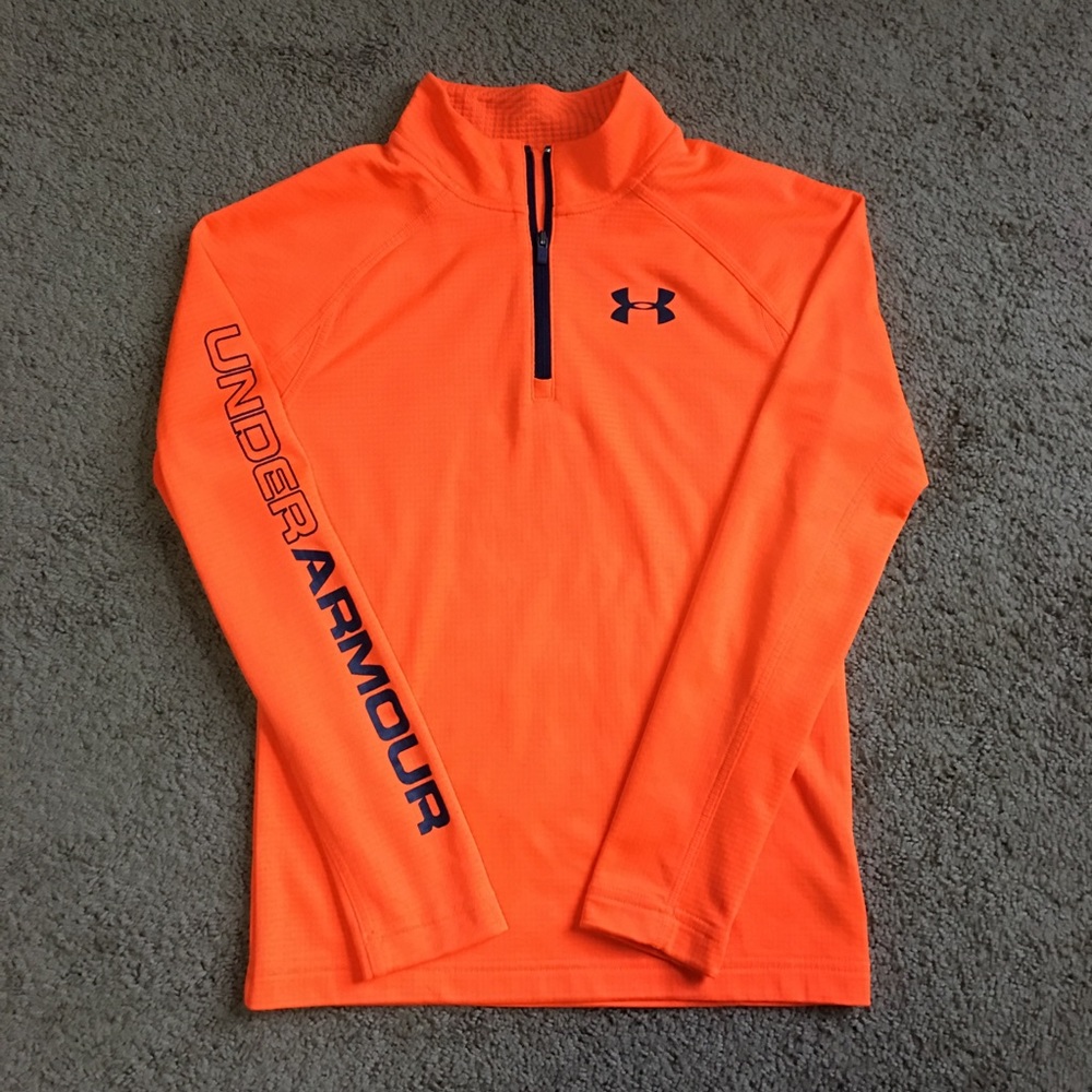 Boys Under Armour 1/4 zip pull-over top